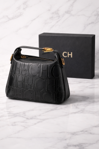 شنطة نسائية فاخرة بنقشة CH - Image 3